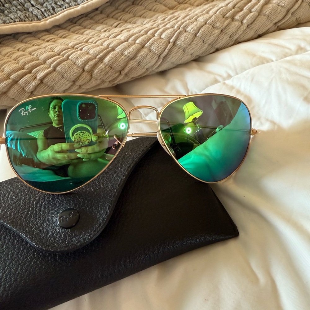 Ray-Ban Gold Aviator Sunglasses with Green Lenses